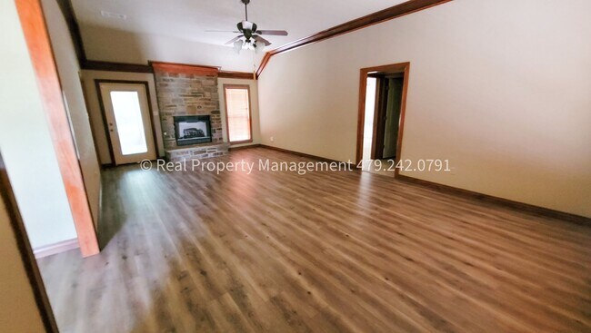 Foto del edificio - COMING IN JULY! Beautiful 3 bed/2 bath Hom...