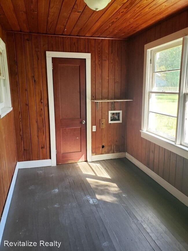 Building Photo - 2 br, 1 bath House - 3225 Brown Rd