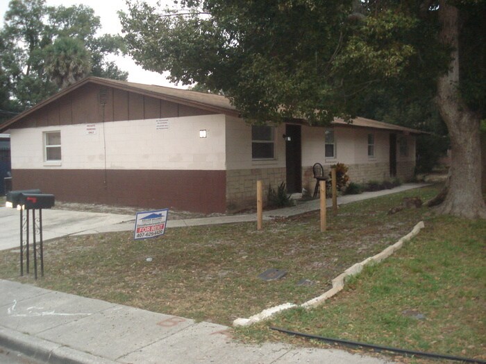 Foto principal - Cozy 2 Bedroom/1 Bath Duplex in Eatonville!!