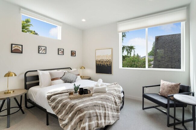 Foto del edificio - 4424 Burke Ave N