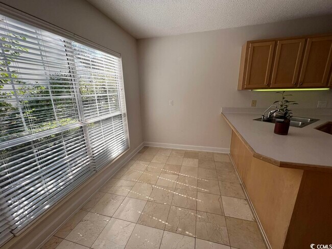 Foto del edificio - 1606 Sunning Dale Ct