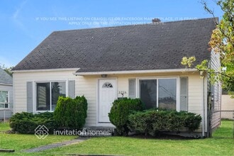 Building Photo - 3216 S 72nd St