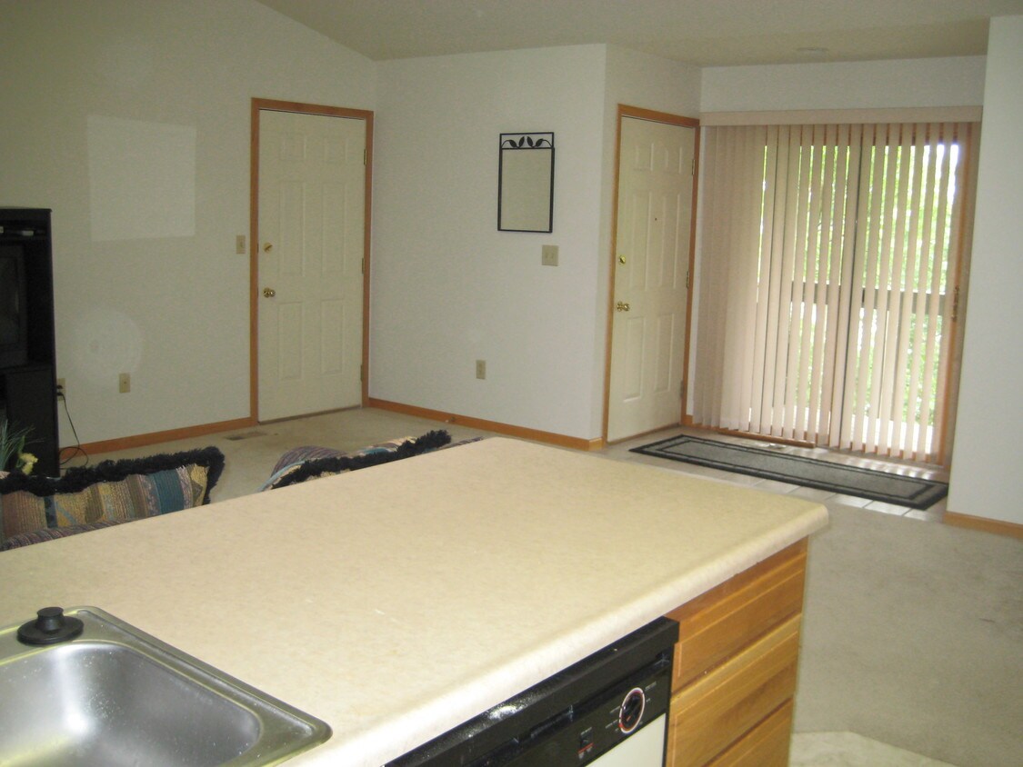 2000 Sterling Ct Unit 2000B, Findlay, OH 45840 Apartments in Findlay