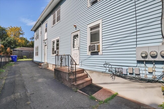 Building Photo - 29 Hotchkiss St