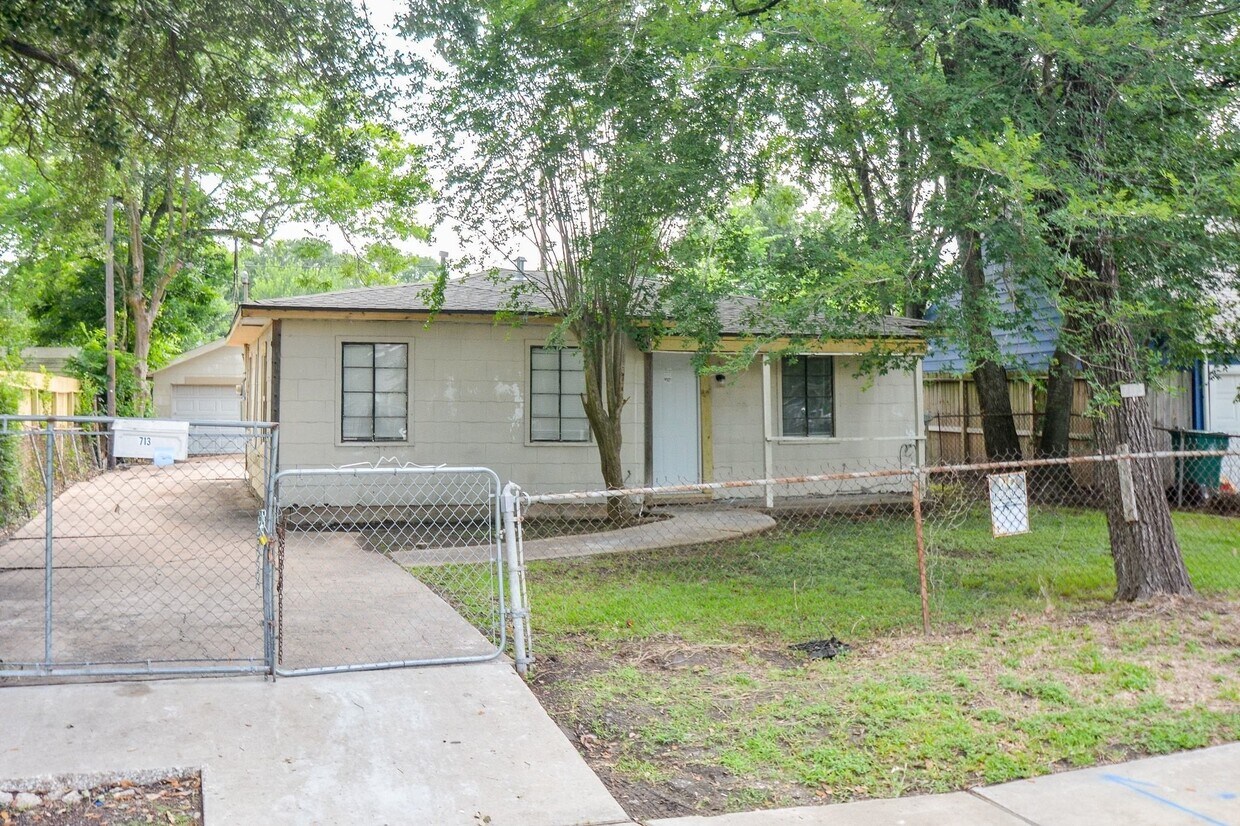 Building Photo - 713 Wafer St