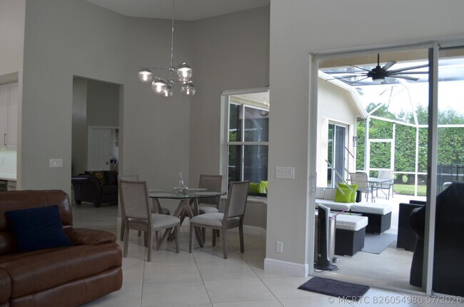 Foto del edificio - 9242 Olmstead Dr