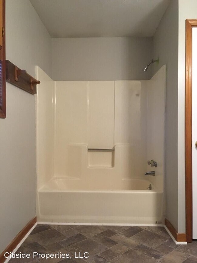 Building Photo - 252 Weeping Willow Dr