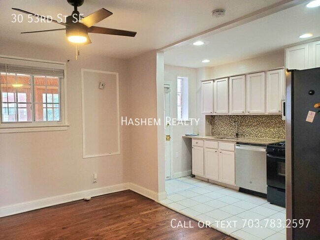 Photo - 30 53rd St SE House