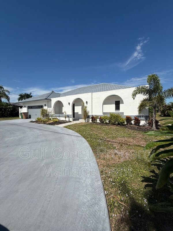 Building Photo - 711 SE 33rd Terrace
