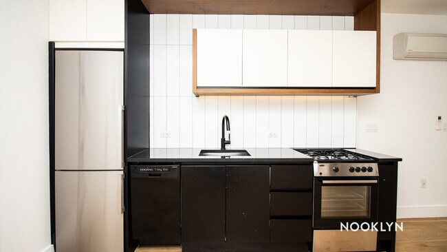 Foto del edificio - 1409 Fulton St