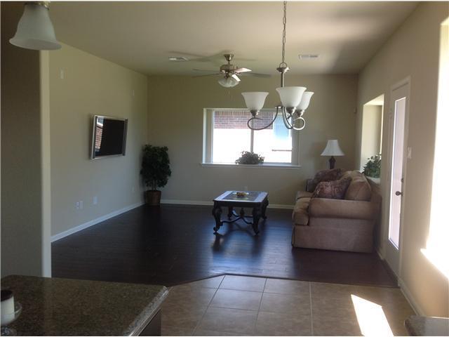 Building Photo - 805 Royal Burgess Dr
