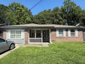 Building Photo - 9 Pratt St