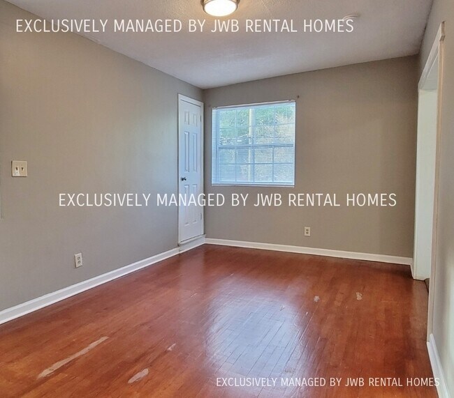 Foto del edificio - 1337 W 23rd St