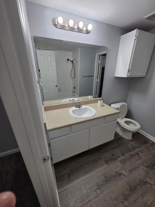 Building Photo - LEGENDS 3 Bedroom