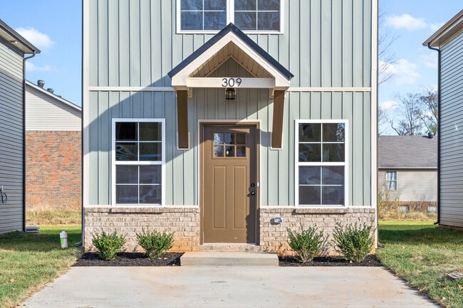 Building Photo - West Winds