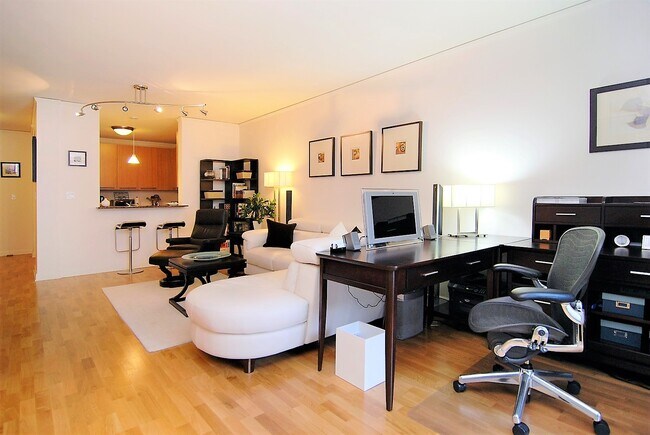 Living Room/ Dining Room - 420 E Waterside Dr