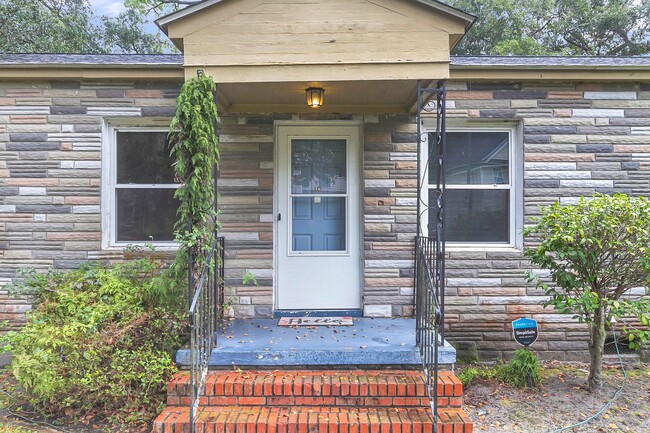 Foto del edificio - Charming Single-Family Home in Oak Forest,...