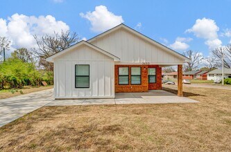 Building Photo - 3453 Daggett Rd