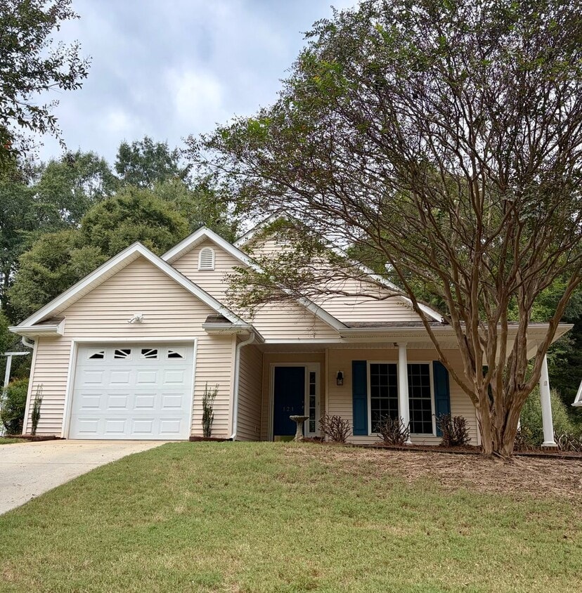 Photo - 121 Grand Oak Circle