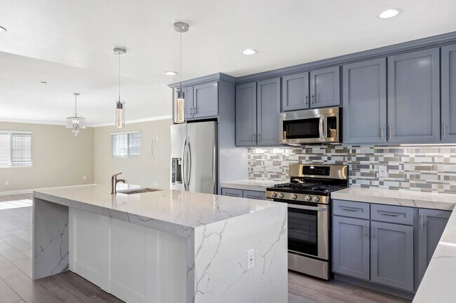 Foto del edificio - 2216 N Frederic St