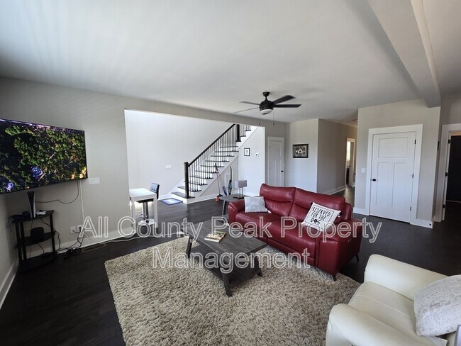 Building Photo - 618 Ladd Ave
