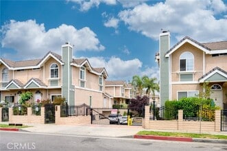 Building Photo - 8958 Burnet Ave