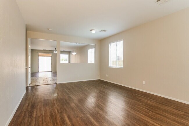 Foto del edificio - 6829 S 68th Ln