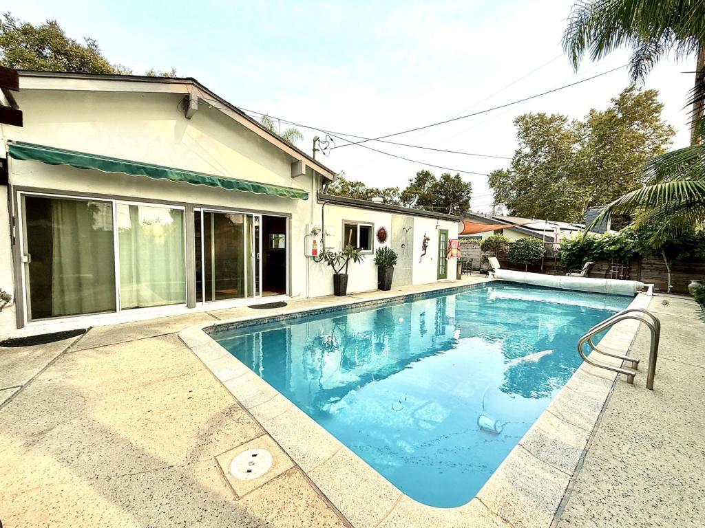 Primary Photo - 345 N Ontare Rd