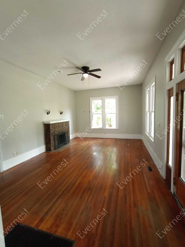 Foto del edificio - 2030 Clarendon Ave