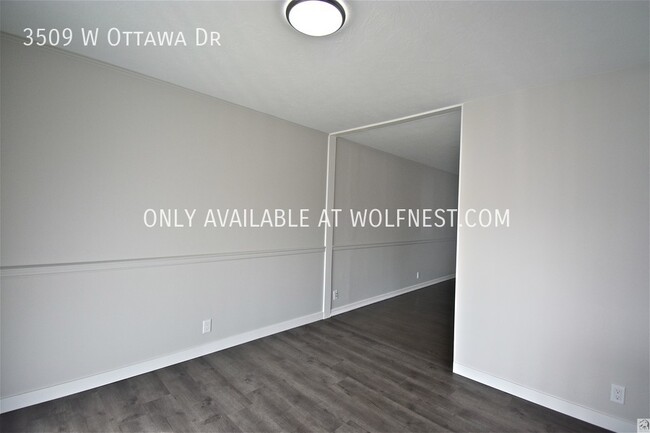 Building Photo - Remodeled 3 Bed West Valley! No Deposit Op...