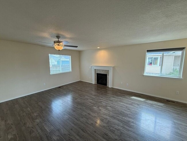 Building Photo - 4437 Creel Ave