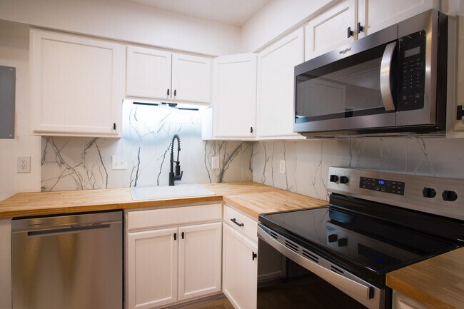 Foto del edificio - 106 Woodhouse Ln