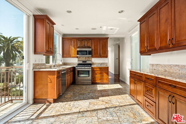 Foto del edificio - 632 Kings Rd