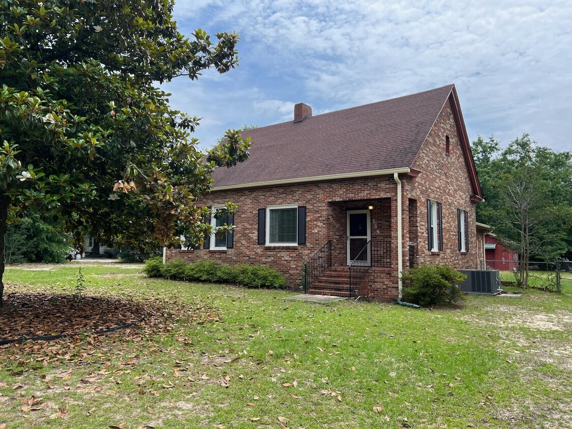 Primary Photo - 504 Old Whiskey Rd N
