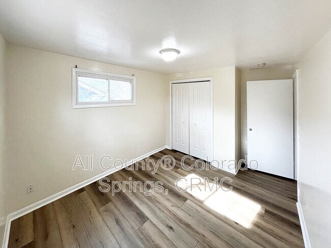 Foto del edificio - 3622 W Pikes Peak Ave