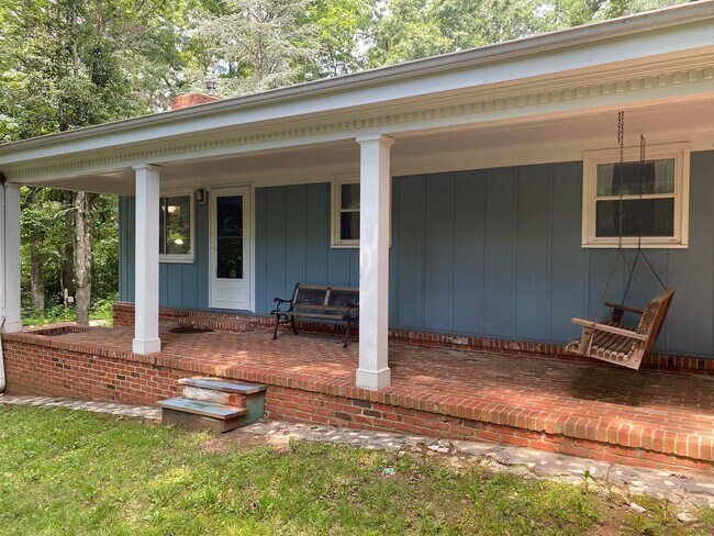 Foto del edificio - Black Mountain - Wooded lot, One-Level hom...