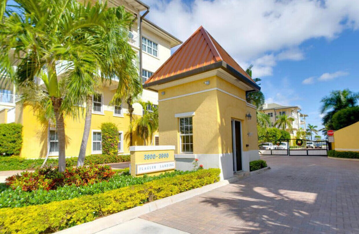 Primary Photo - 3960 N Flagler Dr