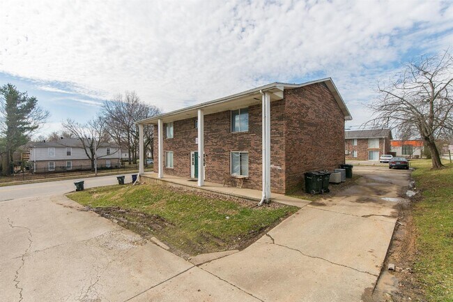 Building Photo - 301 Christy Allyn Ct