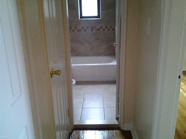 Foto del edificio - 8339 116th St