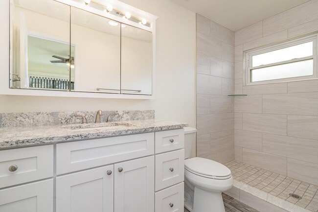 Building Photo - 446 Timberlake Dr