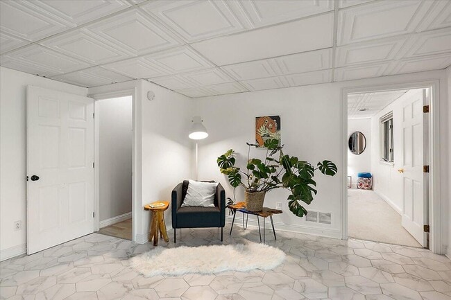 Building Photo - 3427 E Dobson Pl