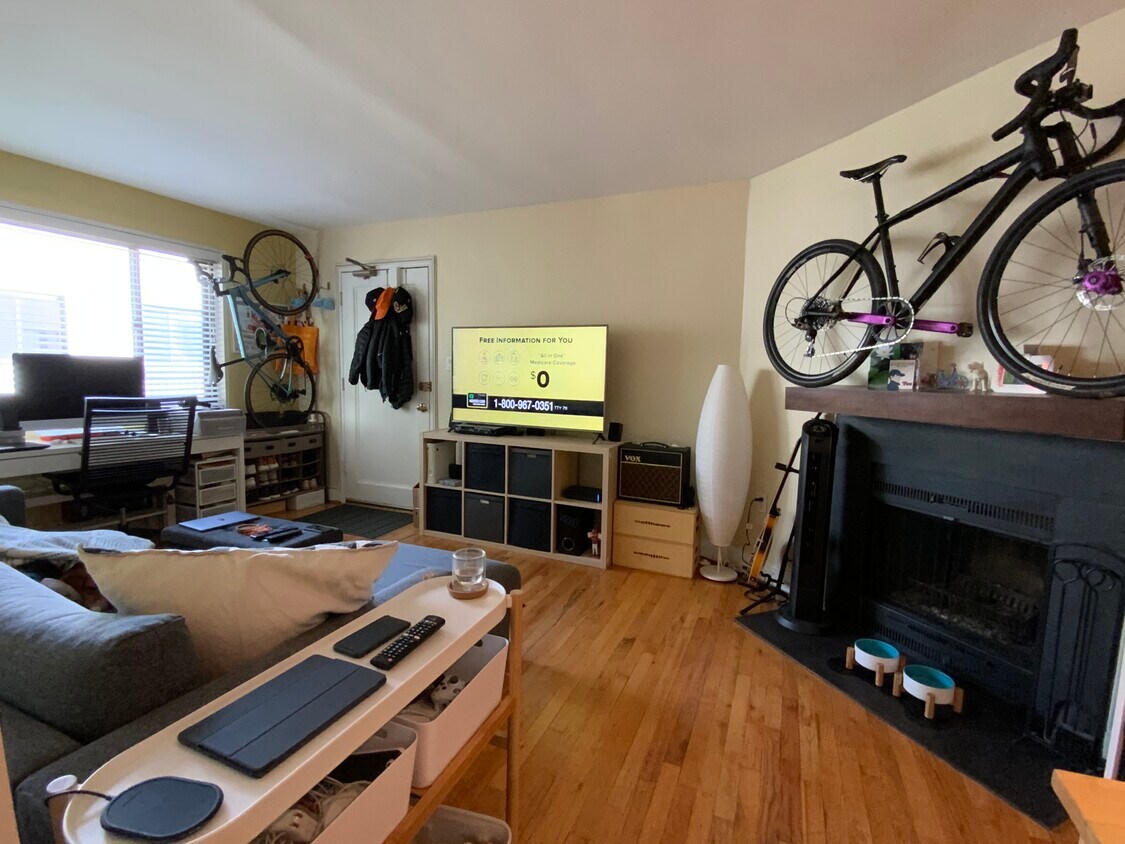 Sala de estar - 2604 Tunlaw Rd NW