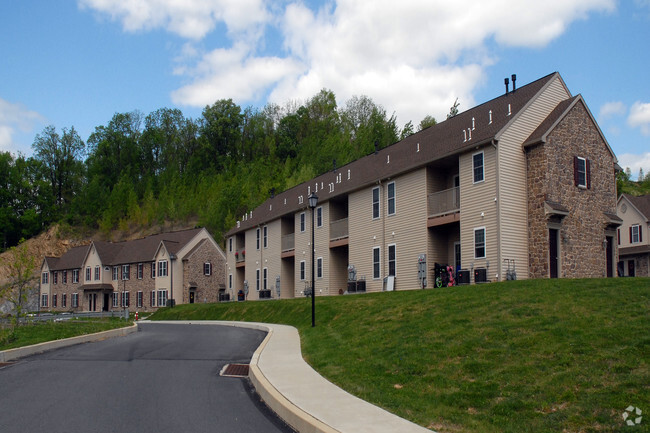 Building Photo - Sinking Spring Terrace