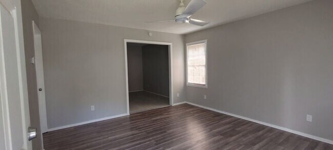 Foto del edificio - A Must See In Frayser! 1/2 OFF FIRST MONTH...