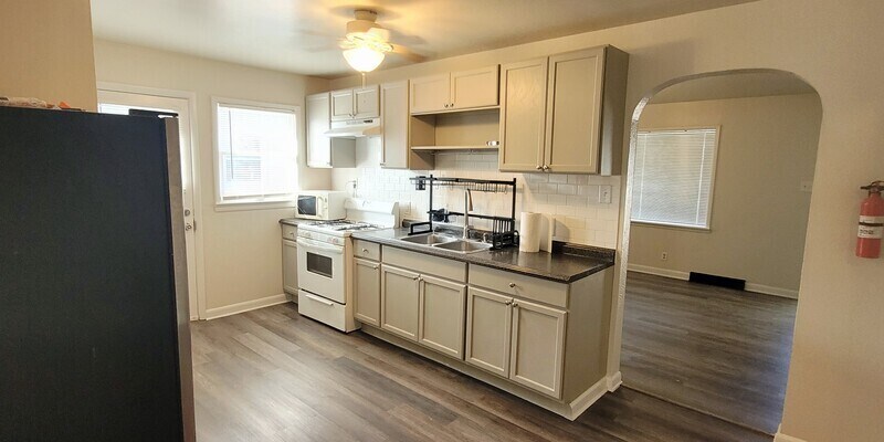 Foto principal - 1736 Belmont Ave
