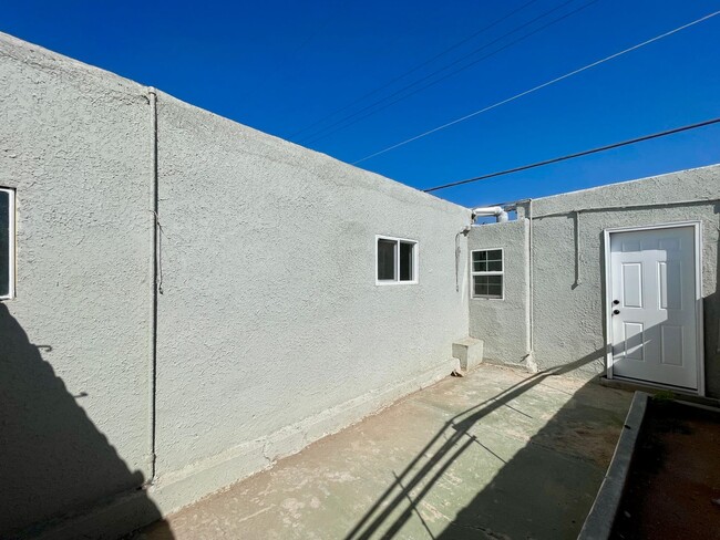 Foto del edificio - 5593 Hunt Ct