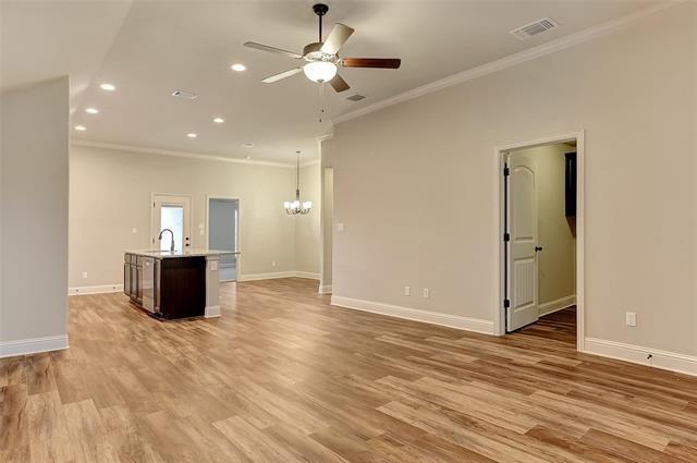Building Photo - 1304 Saratoga Dr