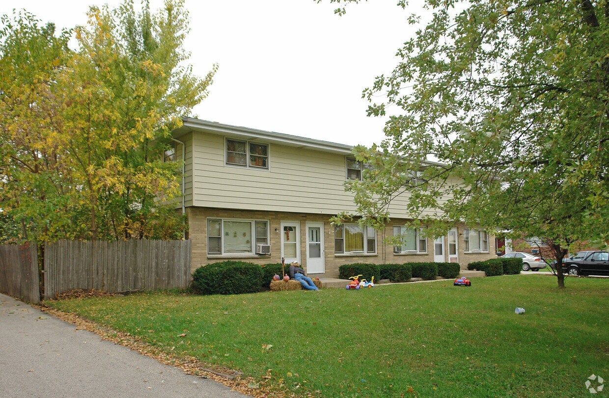 4836 Green Bay Rd, Racine, WI 53404 Apartments in Racine, WI