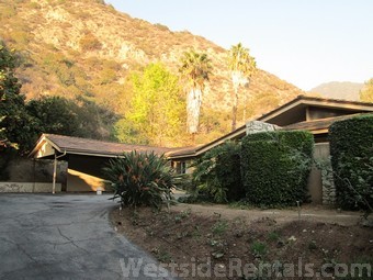 Gorgeous contemporary 4+3+Family, two fireplaces, pool, view, 1/2 Acre of landscaping. Pool Ser - 2227 Canyon Rd