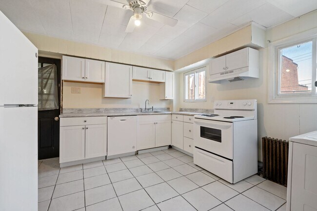 Foto del edificio - 72 S 14th St